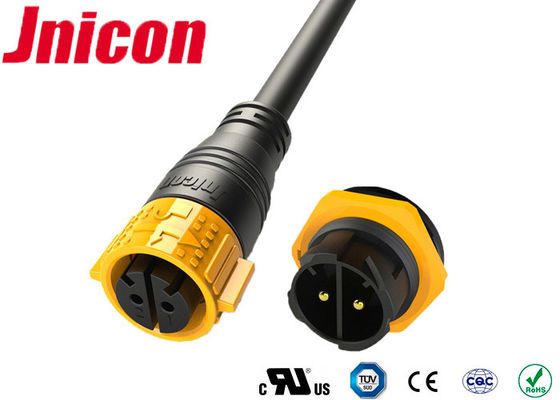 O cabo impermeável atual alto plástico de 2 fases dos conectores 500V moldou para o poder
